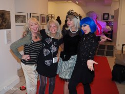 Fashion Show in der Contemplor Galerie Wien am 14. 03. 2024